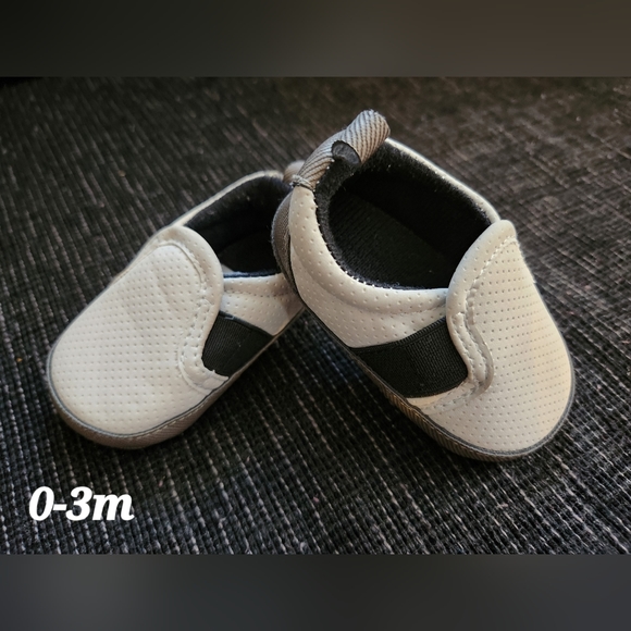Baby Clothes/Shoes Size 0-3m - Picture 2 of 3